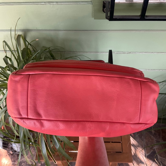 Coach Taylor Coral Leather Shoulder Bag GUC - Picture 5 of 8